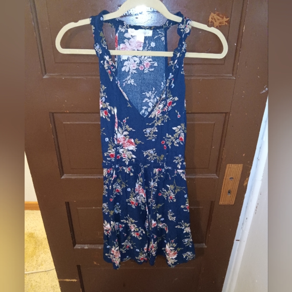 EUC Band Of Gypsies Blue Floral Dress With Pockets S
